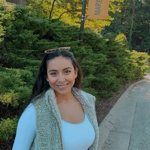 Meet your Posher, Thalia